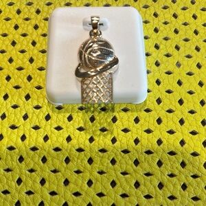 Men, Women or Children what a great gift for a basketball lover.